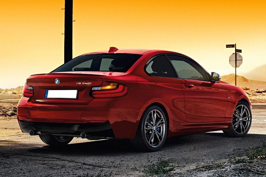 2 Series Coupe (2022-2023) Rear Low Angle View