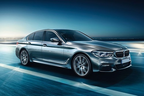 BMW 5 Series Sedan Front Cross Side View
