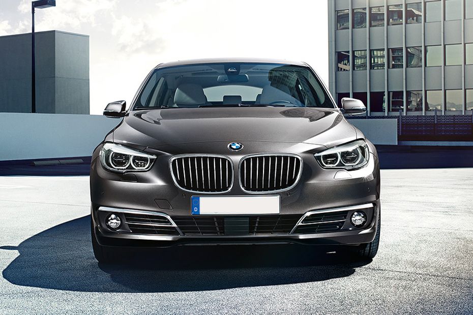 Full Front View of 5 Series Gran Turismo