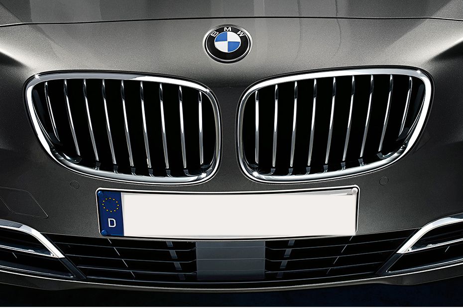 5 Series Gran Turismo Grille View