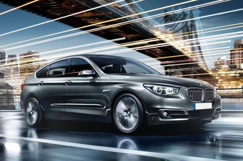5 Series Gran Turismo Medium Angle Front View