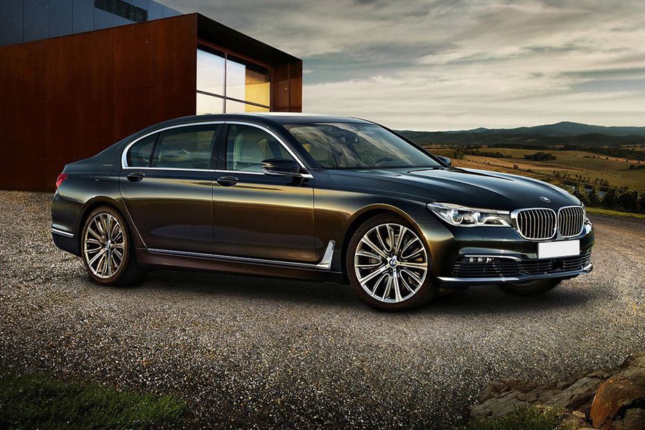 BMW 7 Series Sedan Front Cross Side View