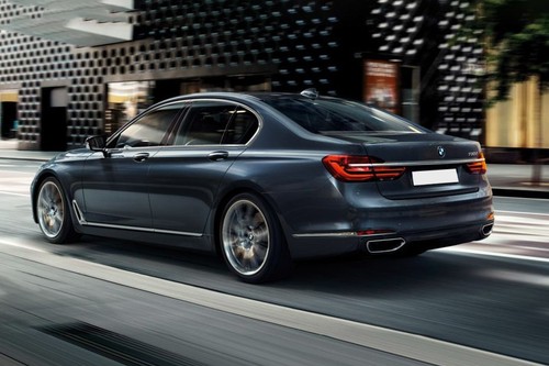 Rear Cross Side View of BMW 7 Series Sedan