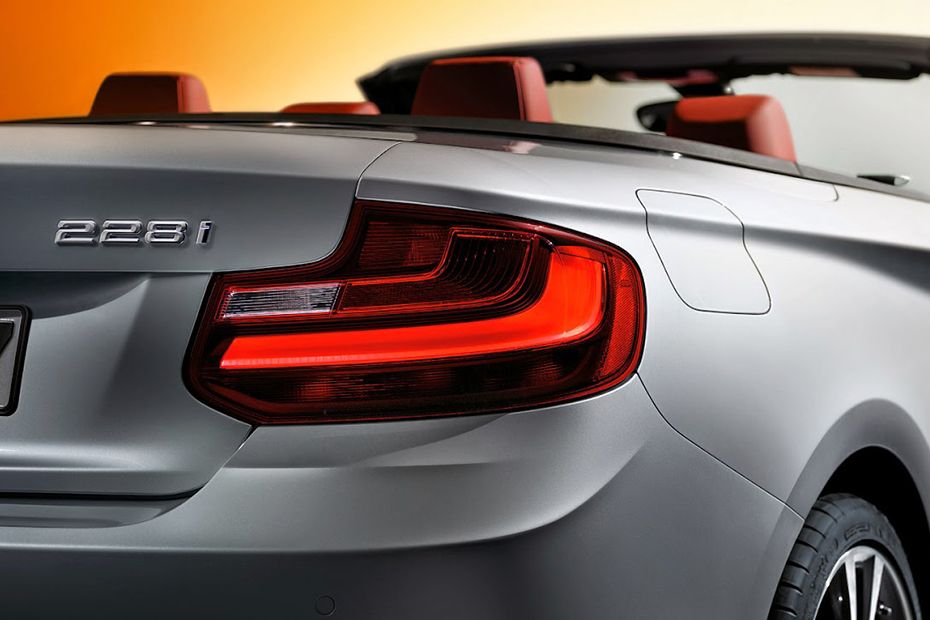 2 Series Convertible Tail light