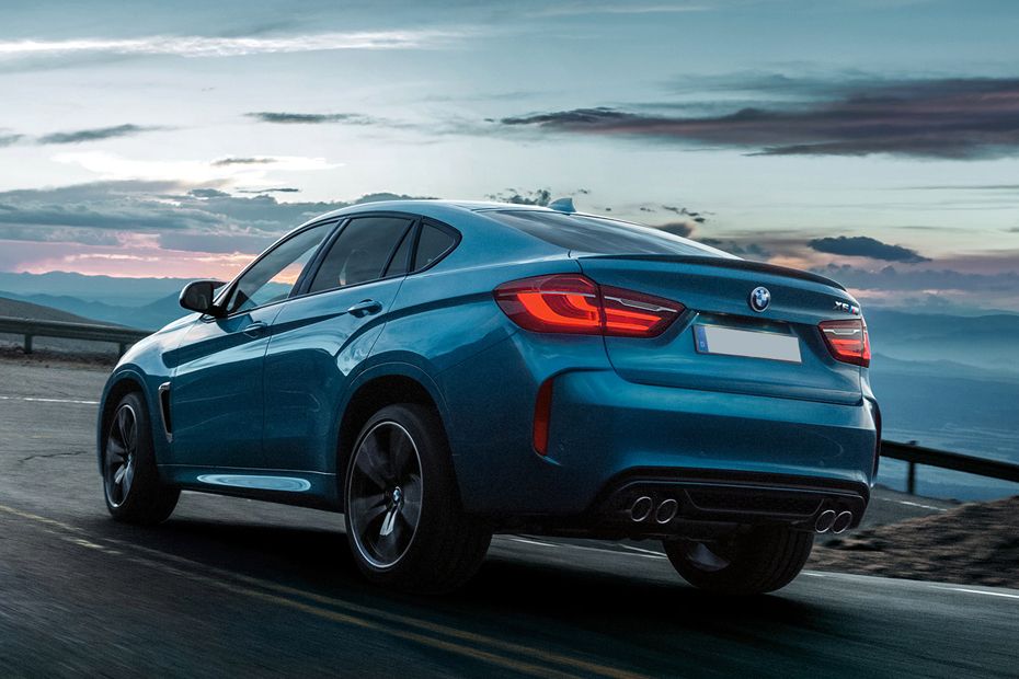 Rear Cross Side View of BMW X6 M