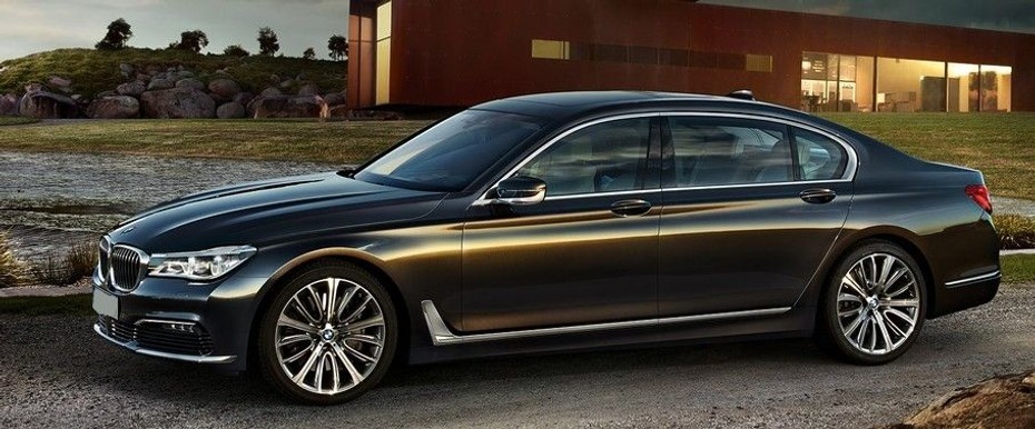 7 series (2016-2017) Front angle low view