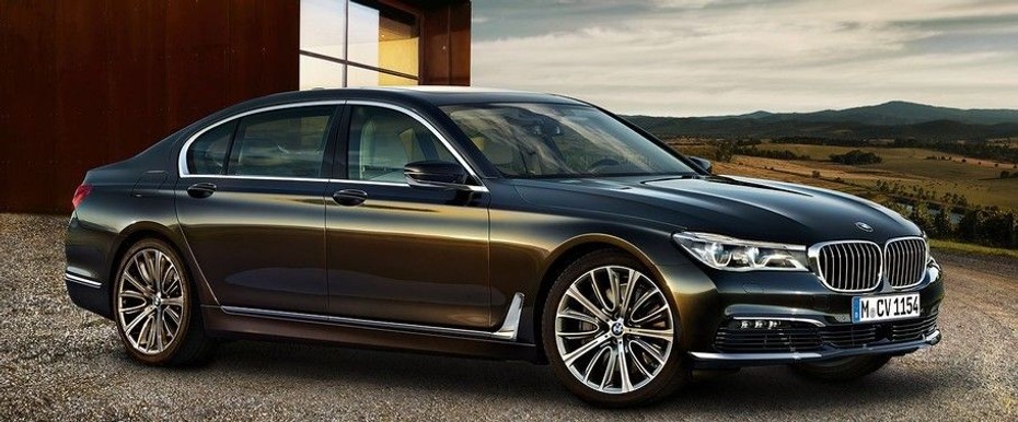 BMW 7 series (2016-2017) Front Medium View