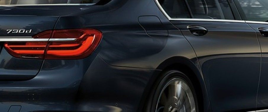 7 series (2016-2017) Tail light