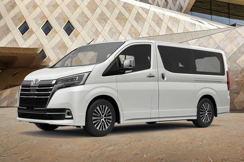 Toyota Granvia Front Medium View