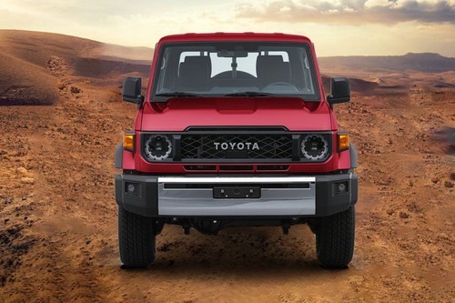 Full Front View of Land Cruiser 70