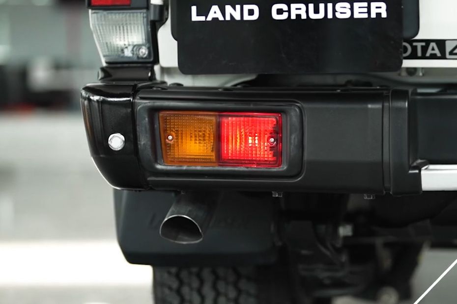 Land Cruiser Pick Up Tail light