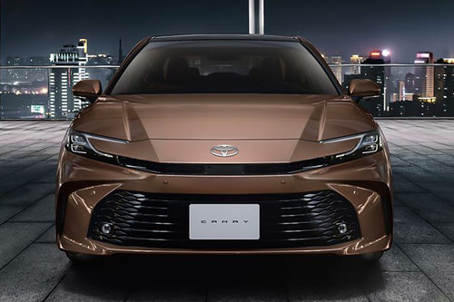 Full Front View of Camry Hybrid