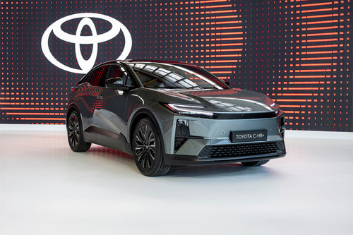 Toyota C-HR PLUS Front Medium View
