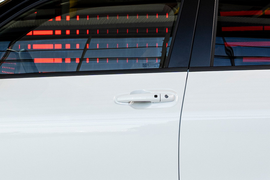 Urban Cruiser 2026 Door handle