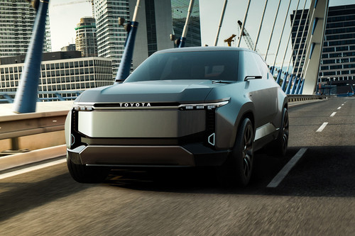 Toyota Land Cruiser SE Front Side View