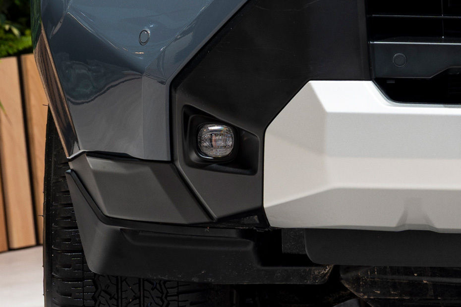 Hilux BEV Front Fog Lamp