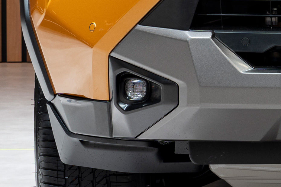 Hilux Hybrid Front Fog Lamp
