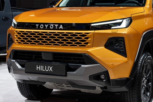 Hilux Hybrid Grille View