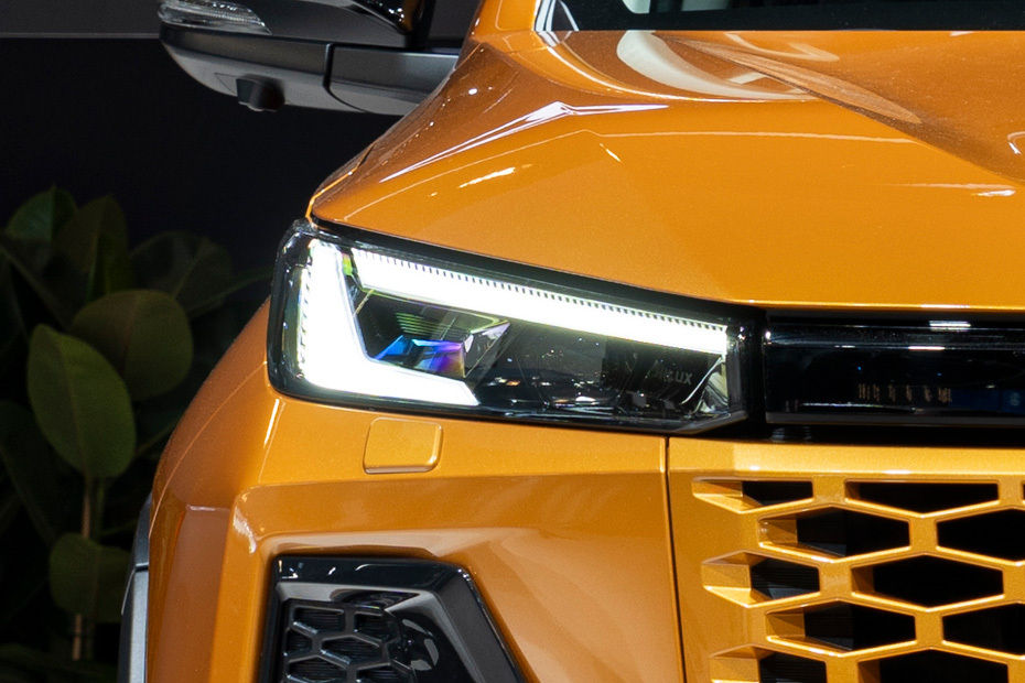 Hilux Hybrid Headlight