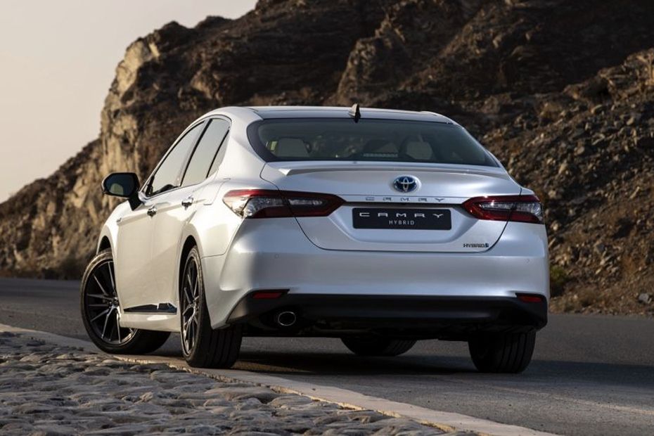 Rear Cross Side View of Toyota Camry HEV (2018-2024)