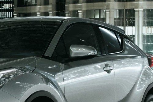 Toyota C-HR HEV Drivers Side Mirror Front Angle
