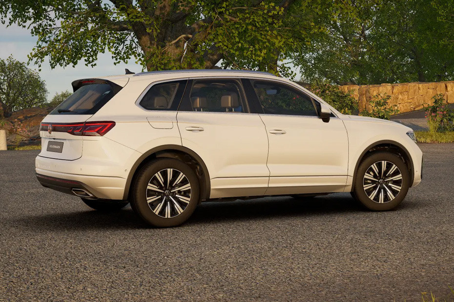 Touareg Rear Medium Side View