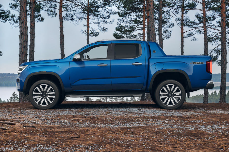 Amarok Side view
