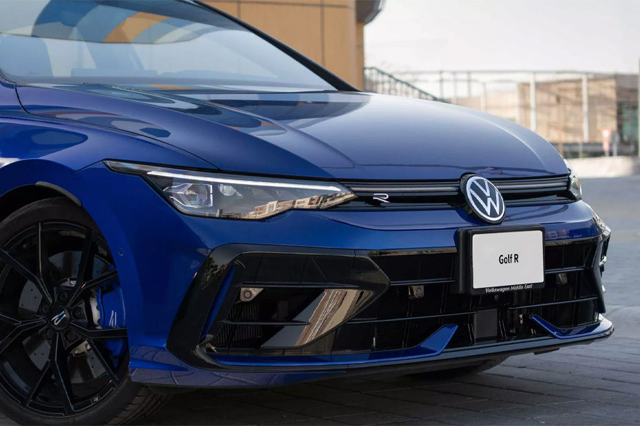 Golf R Grille View