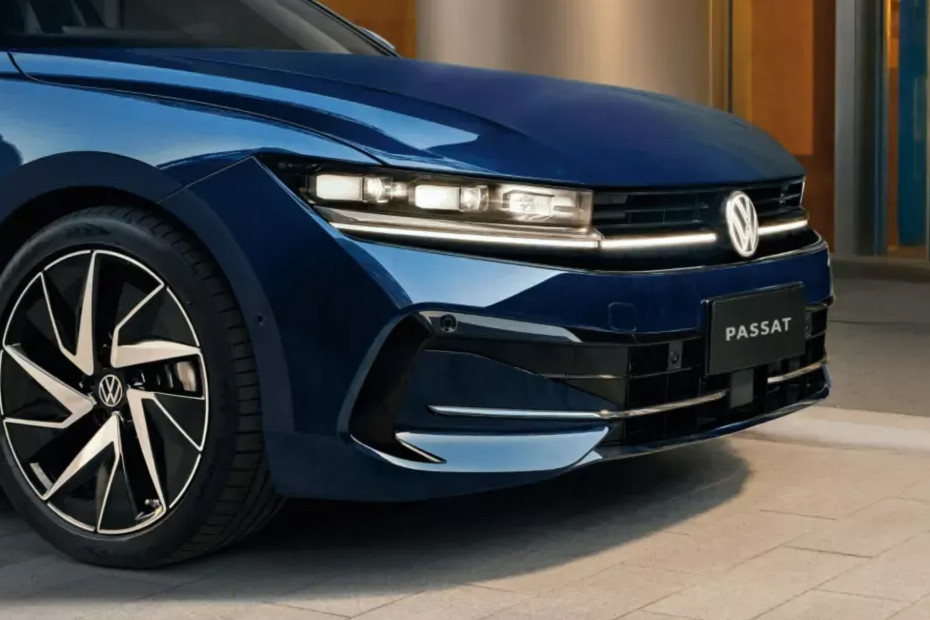 Passat Grille View