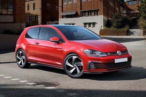 Volkswagen Golf TDI Front Cross Side View