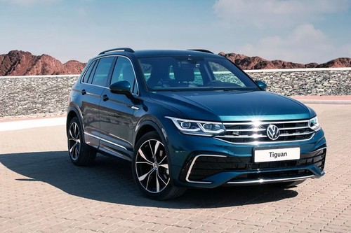 Tiguan (2022-2024) Front deep low Angle View