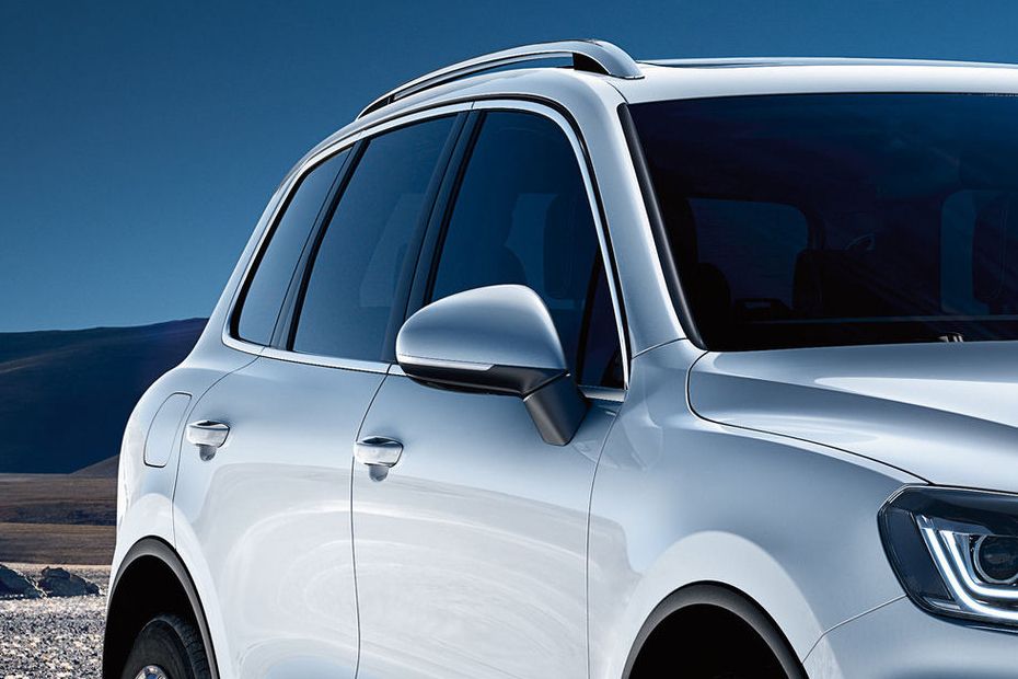 Volkswagen Touareg (2012-2021) Drivers Side Mirror Front Angle