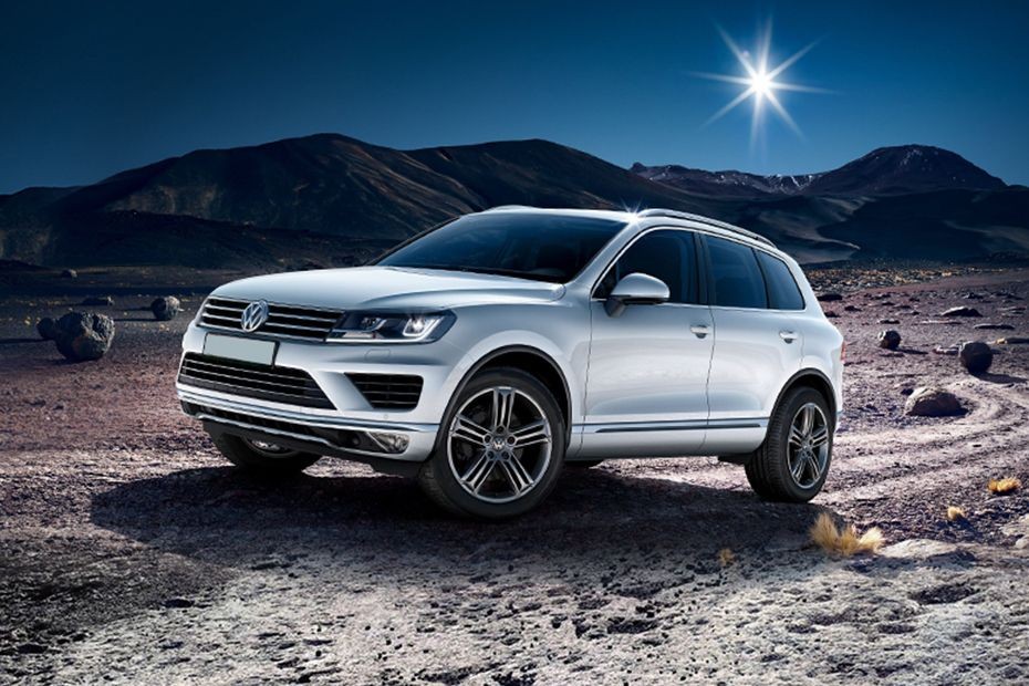 Touareg (2012-2021) Front angle low view