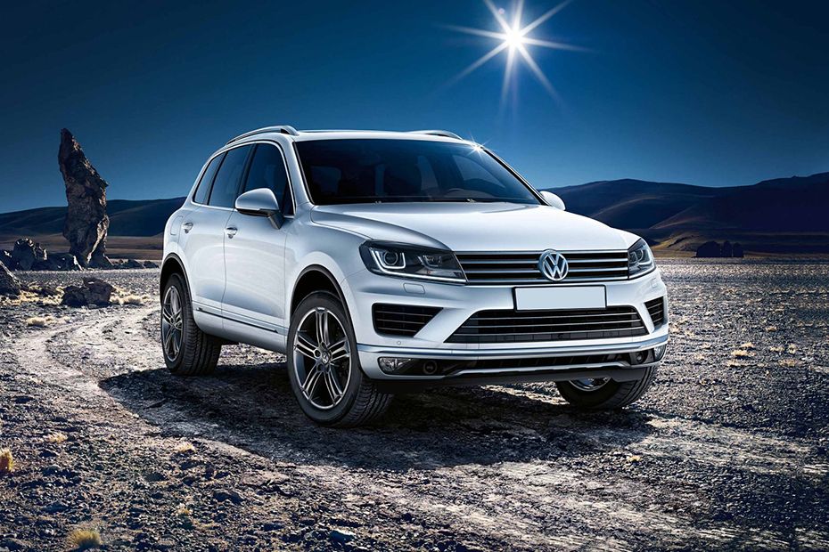 Volkswagen Touareg (2012-2021) Front Cross Side View