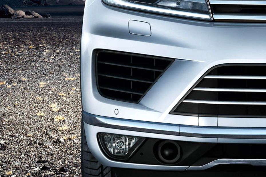 Touareg (2012-2021) Front Fog Lamp