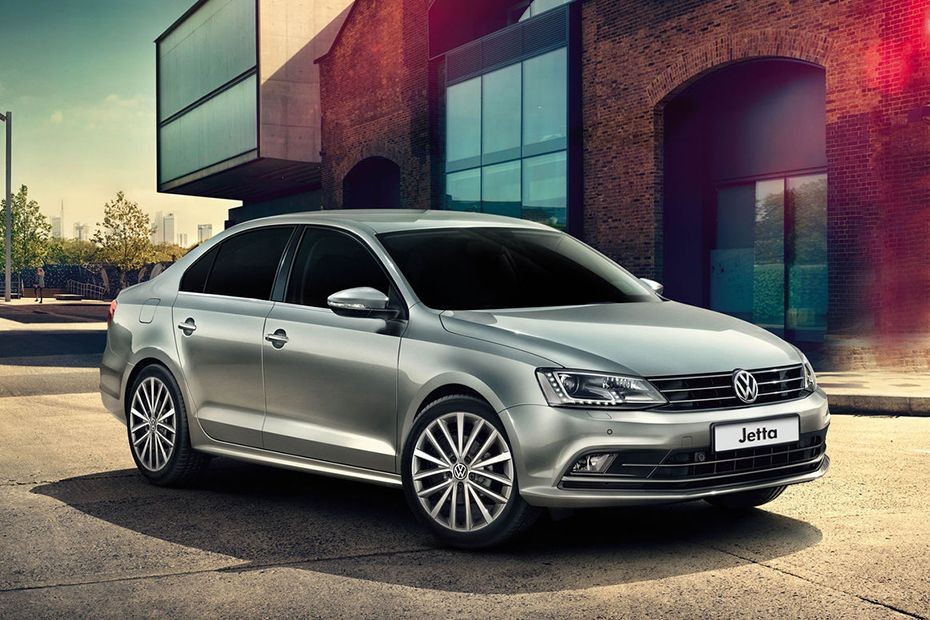 Volkswagen Jetta (2019-2023) Front Cross Side View