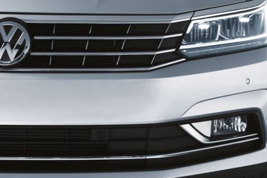 Passat (2022-2023) Grille View