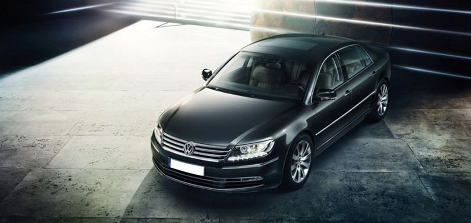 Volkswagen Phaeton Front Angle High View