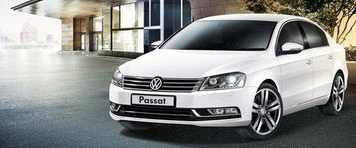 Volkswagen Passat (2012-2021) Front Angle High View