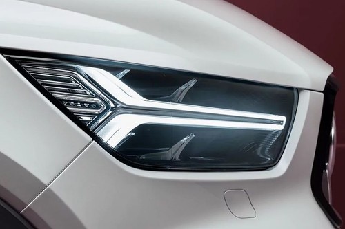 XC40 (2018-2022) Headlight