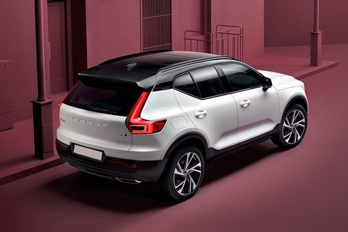 XC40 (2018-2022) Rear Low Angle View