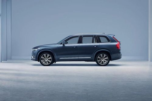 XC90 (2022-2024) Side view