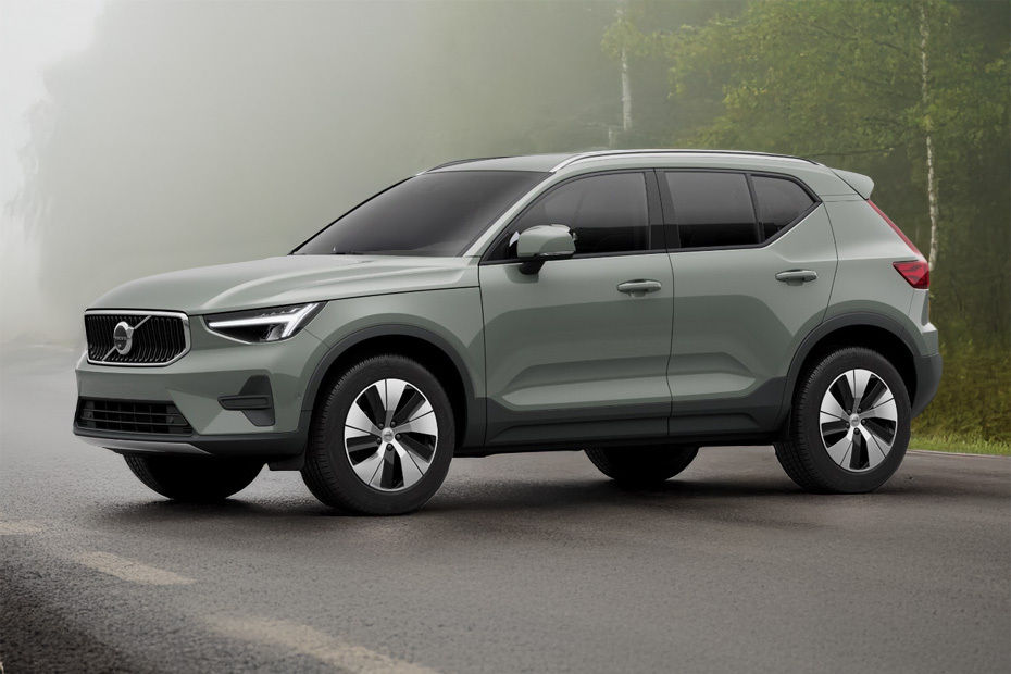 XC40 Front angle low view