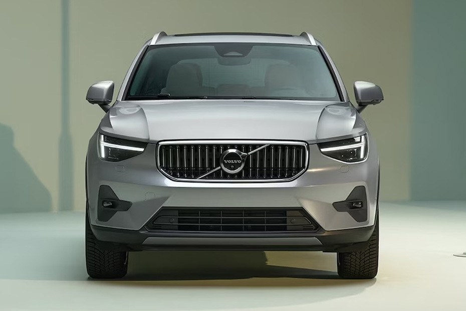Full Front View of XC40