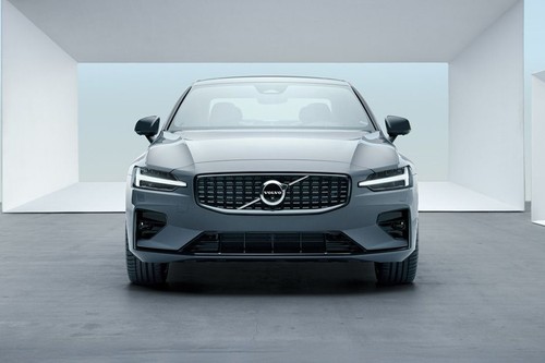 Full Front View of S60