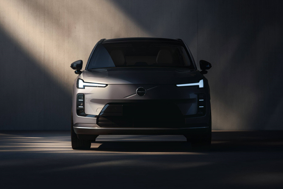 Full Front View of XC70