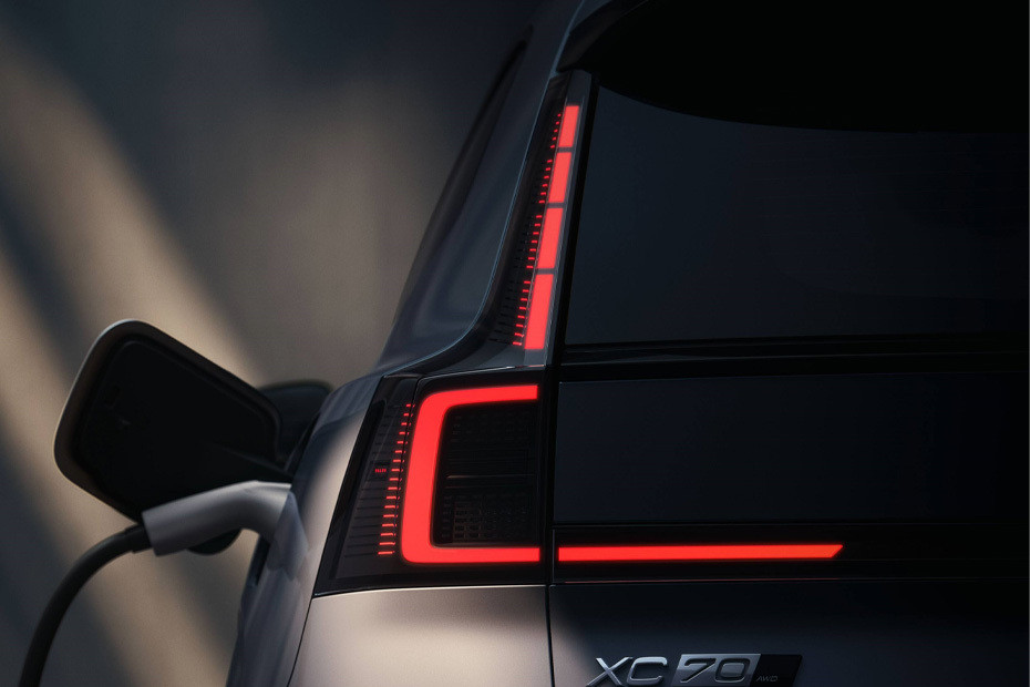 XC70 Tail light