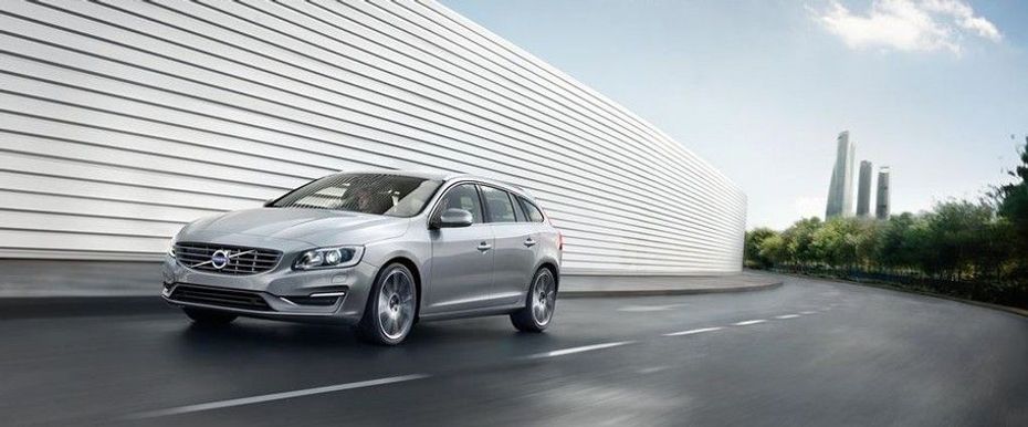 Volvo V60 (2014-2021) Front Angle High View
