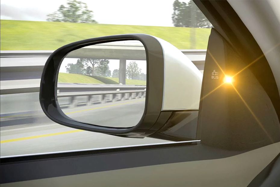 Volvo XC90 (2022-2022) Drivers Side Mirror Rear Angle