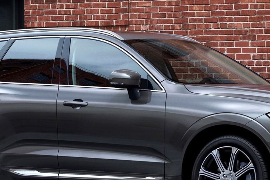 Volvo XC60 (2022-2022) Drivers Side Mirror Front Angle